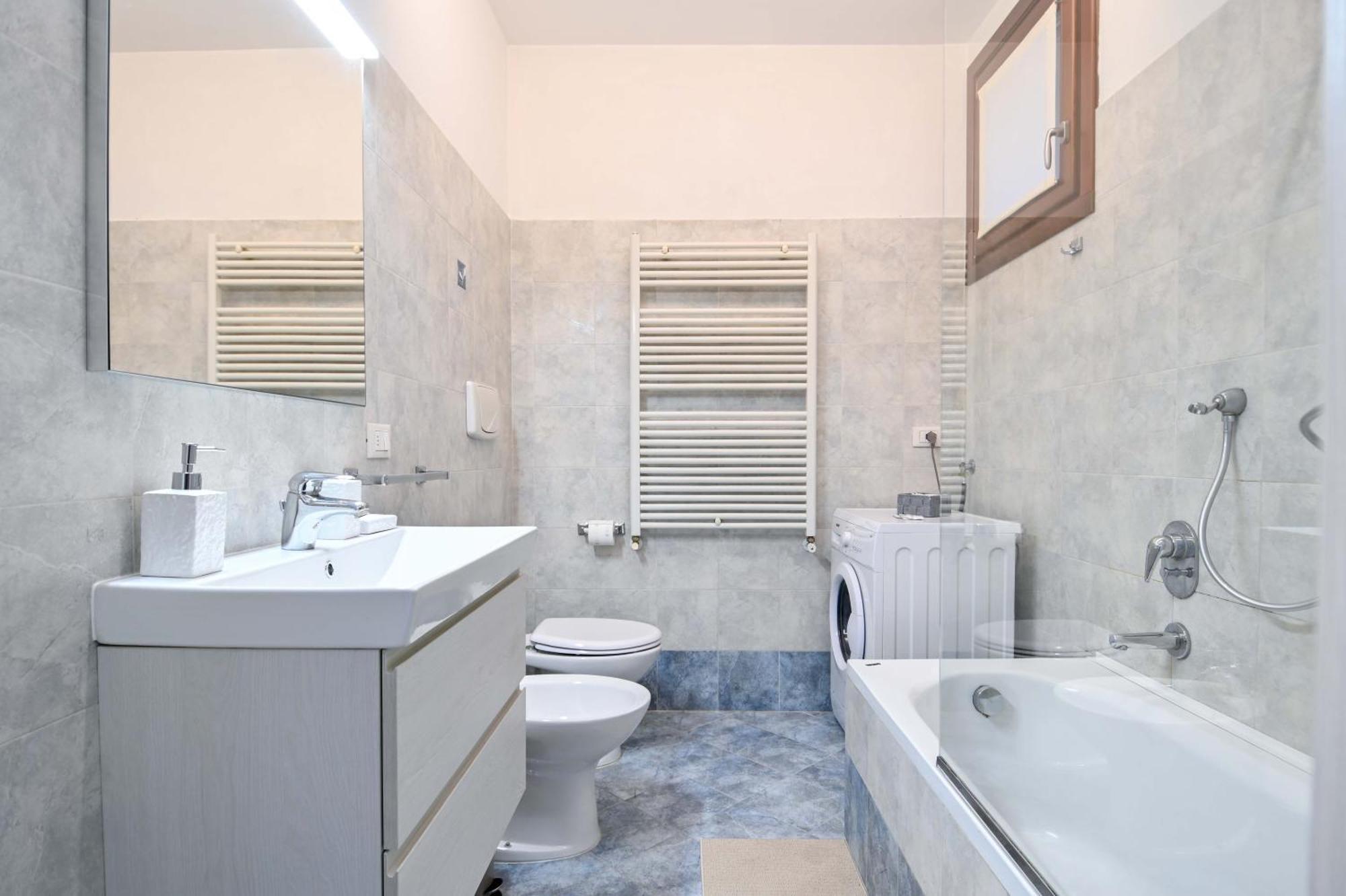 Bilocale Chic, 10 Min Aeroporto Milano-Bergamo, Box Auto E Aria Condizionata Apartment Seriate Bagian luar foto
