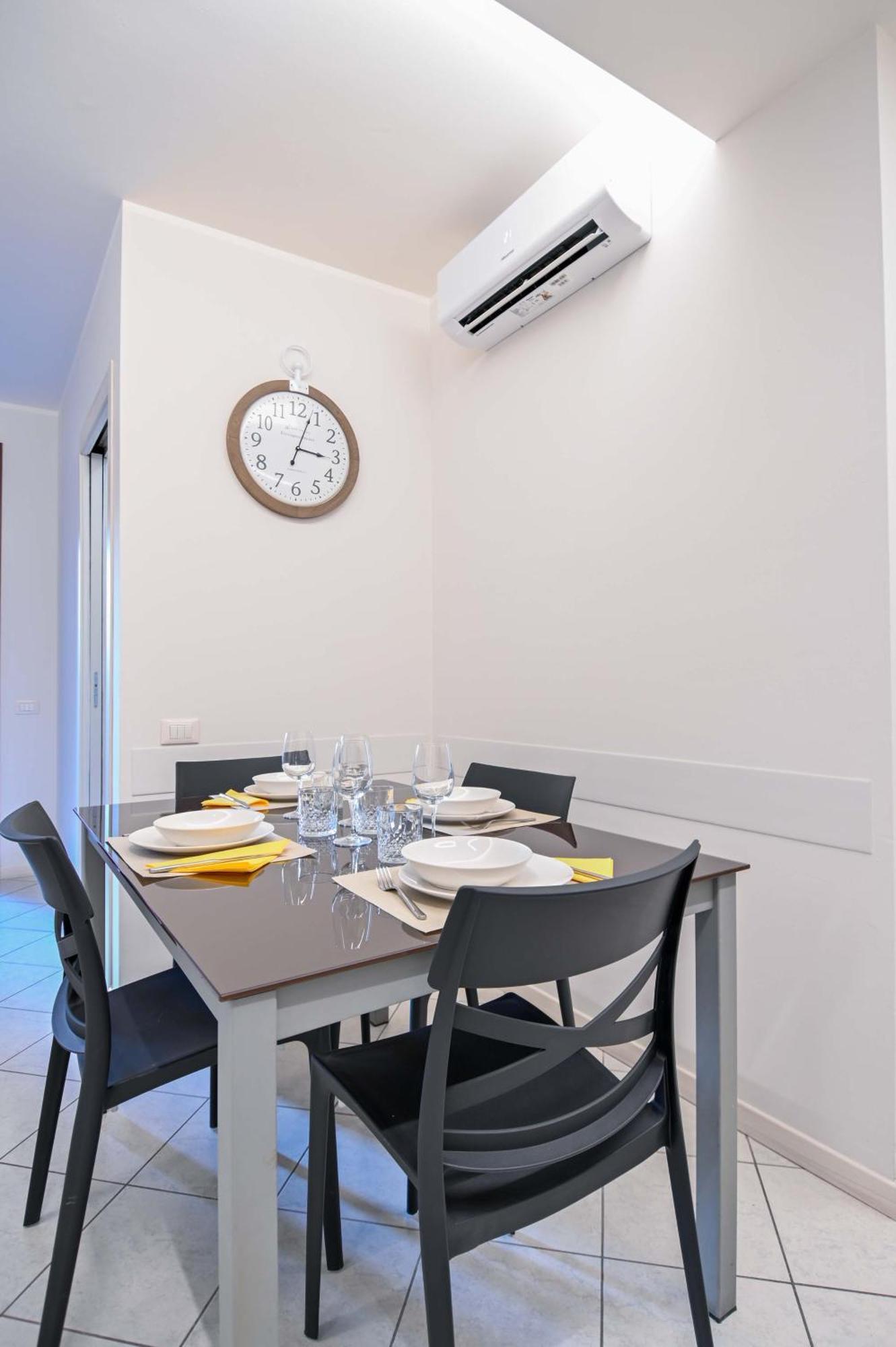 Bilocale Chic, 10 Min Aeroporto Milano-Bergamo, Box Auto E Aria Condizionata Apartment Seriate Bagian luar foto